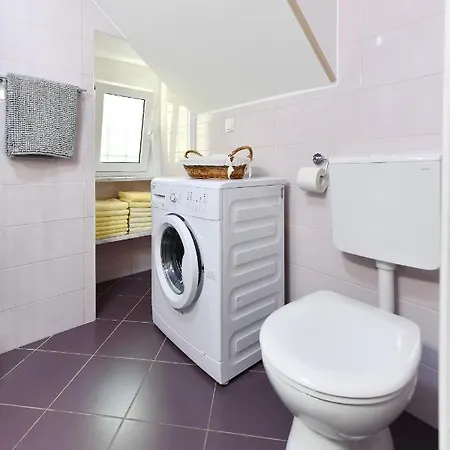 Dolores Old Town Mošćenička Draga