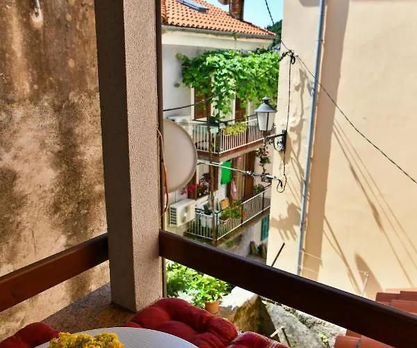 Dolores Old Town * Moscenicka Draga